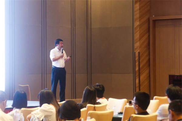 万向注册研究院副院长王棡老师培训现场