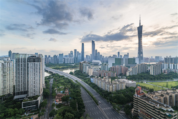 如何借助香港供应链咨询降低企业运营成本？