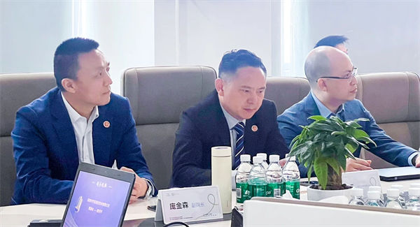 万向注册专家老师